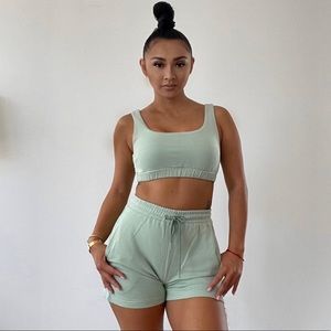 Brand new “Zoe” set by Lea Franchesca